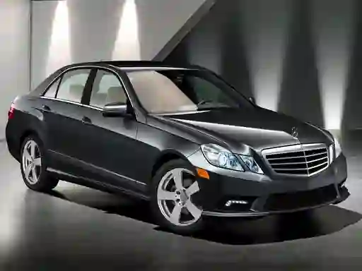 Játék E-Class Sedan Puzz online