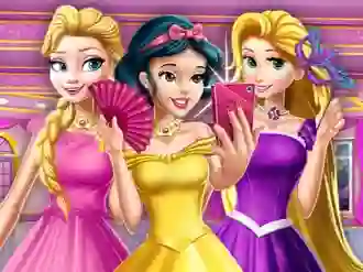 Játék Princesses At Masquerade online